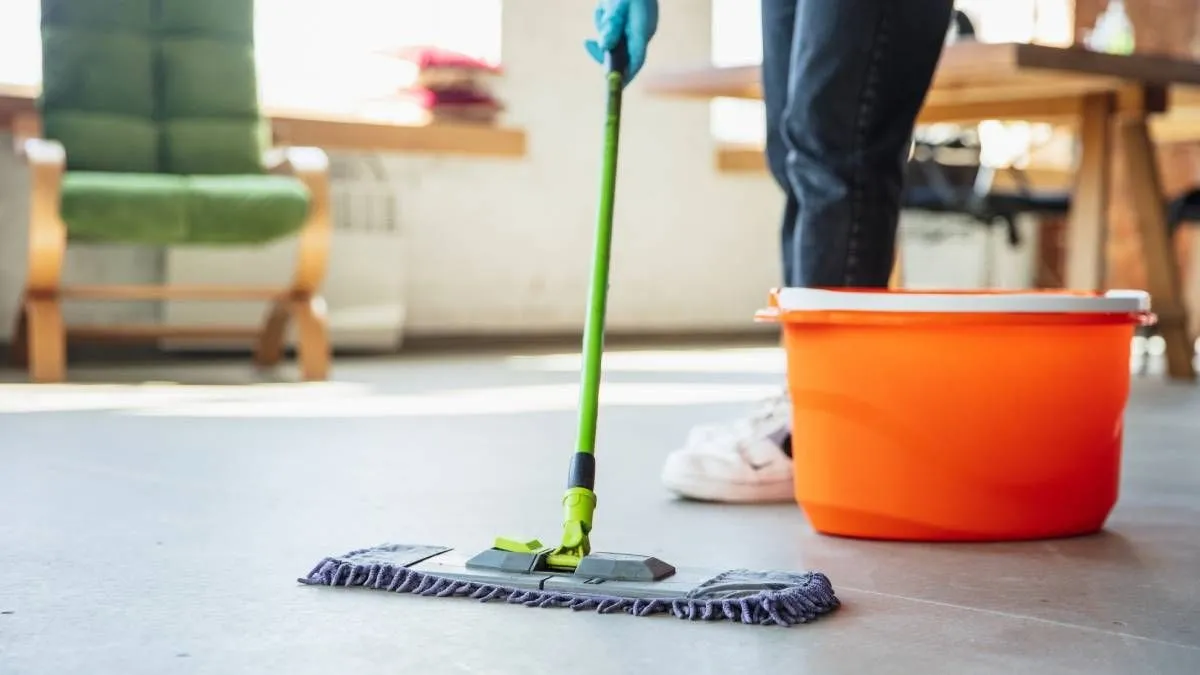 ¡Adiós pisos opacos! Estrategias caseras para un brillo duradero