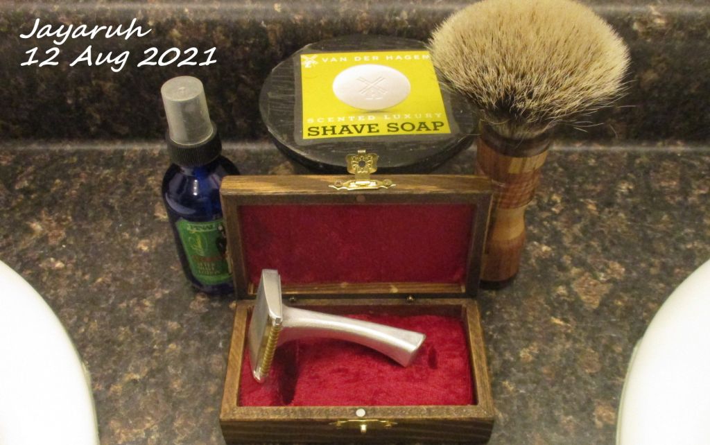 [Image: sos210812.jpg]