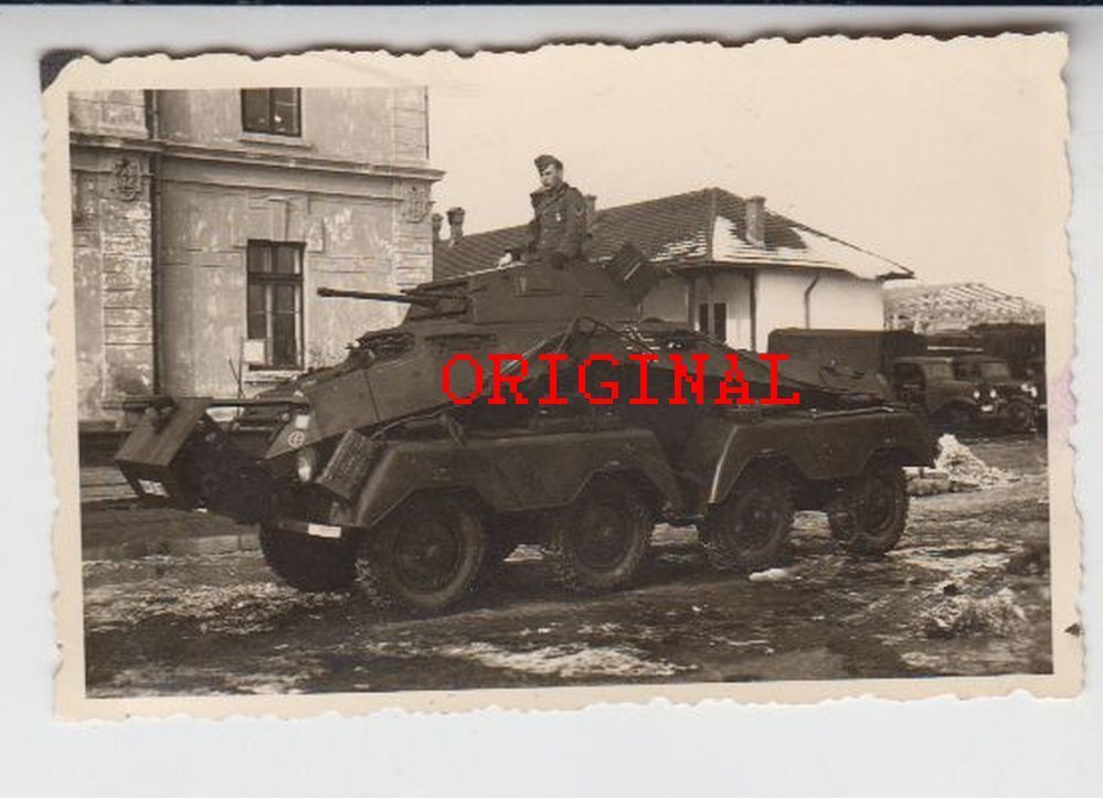 Foto 2wk Panzer Technik Spähpanzer Soldat im Tur