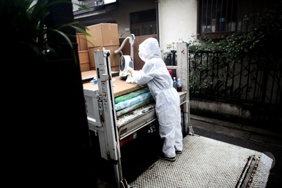 Giappone, 30mila morti di solitudine. Le ditte di pulizia per chiudere le vite dans Articoli di Giornali e News morti-di-solitudine