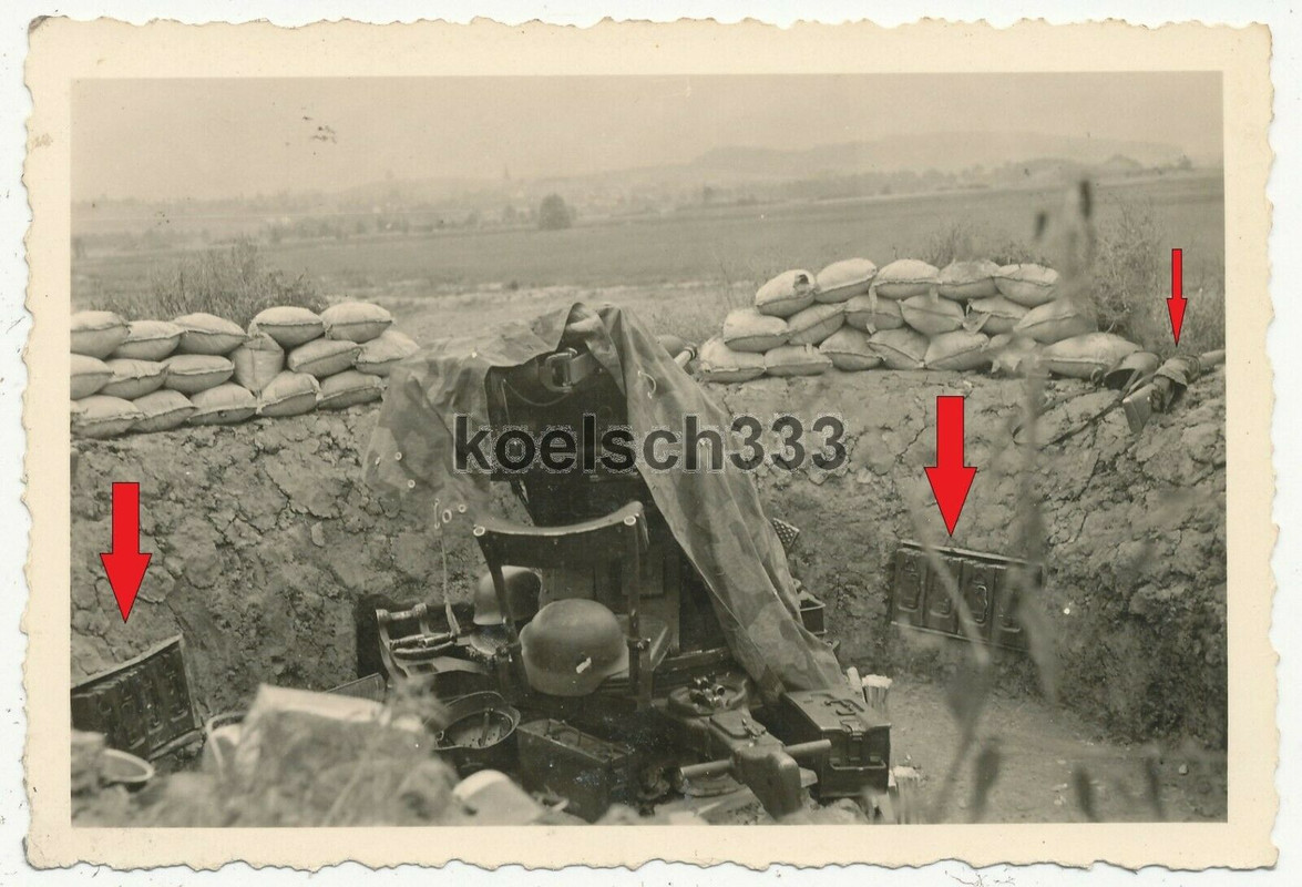 Foto Flak Artillerie Stellung in Jägerndorf im Sudetenland Munitionskästen ! K98