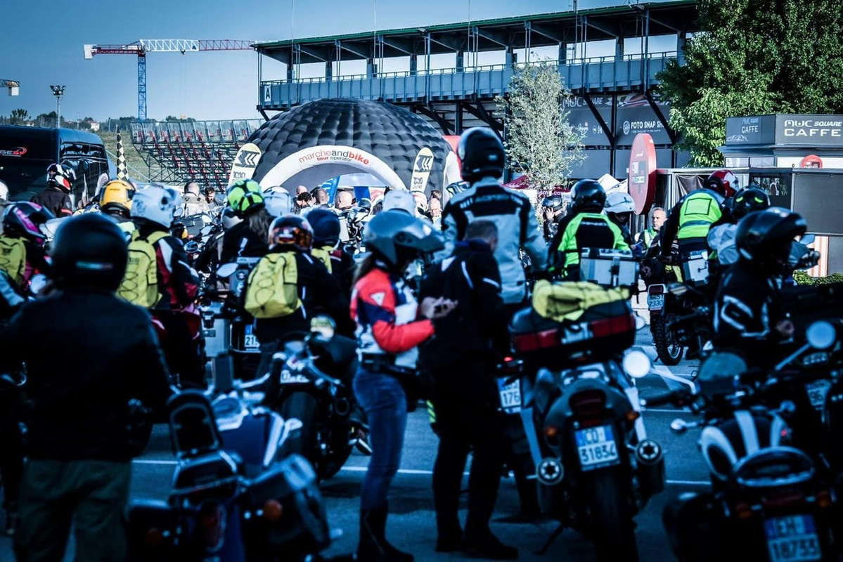 8E264CD2-AFFE-47E9-9F9C-13DD22F4D0FA