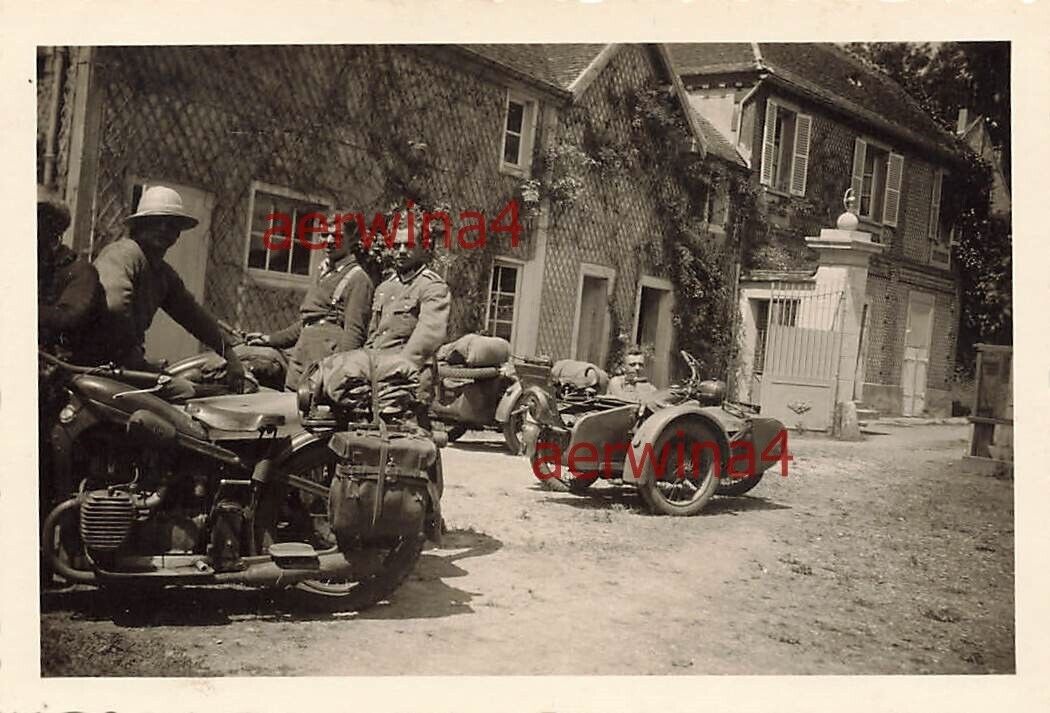 Deutsche Kradschützen Motorrad BMW R12 Lavaux St. Anne Belgien 1940