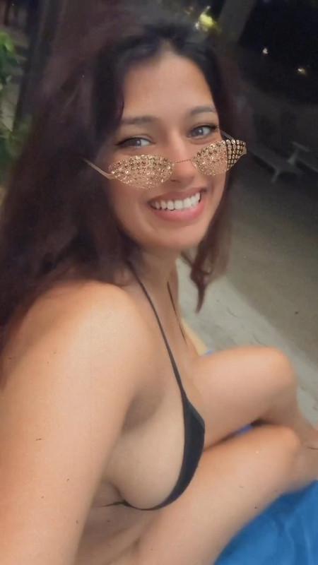 Rasha Kirmani hot big boobs navel in black bikini.mp4_snapshot_00.14.721