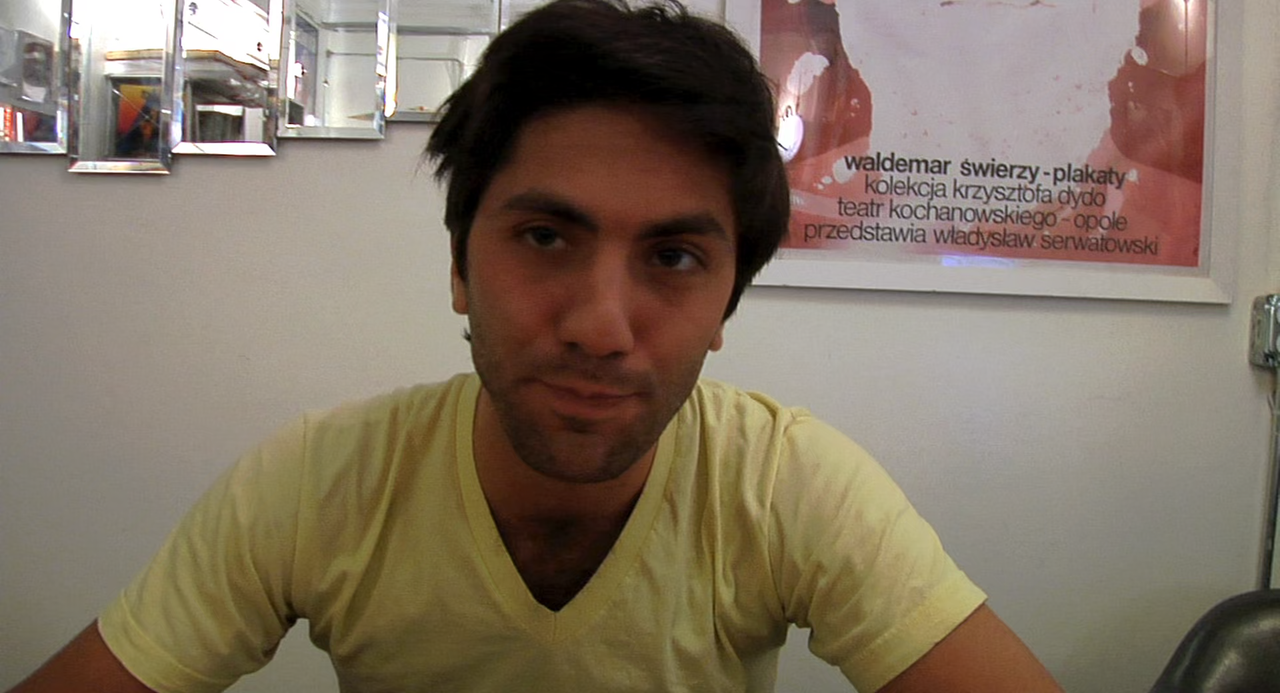 Catfish (2010) + Extras (1080p BluRay x265 HEVC 10bit AAC 5.1 English + Spanish + French r00t) [QxR]