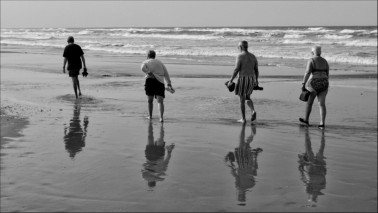 Paseando-por-la-orilla-2-pant.jpg