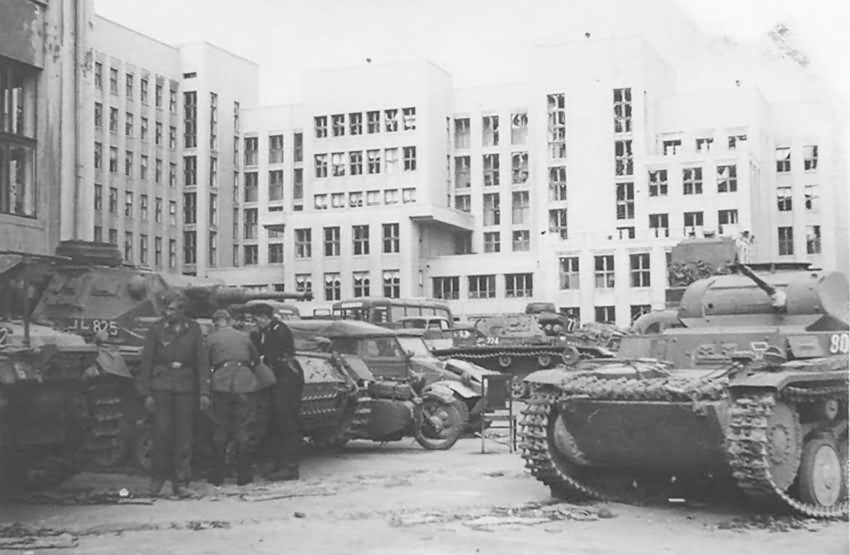 17 тд_Panzer_II_and_Panzer_IV