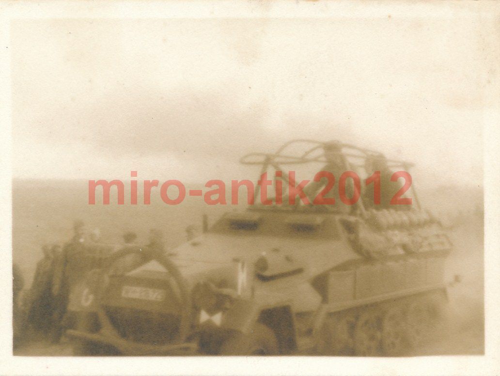 Foto, Wehrmacht, Schützenpanzer auf dem Vormarsc