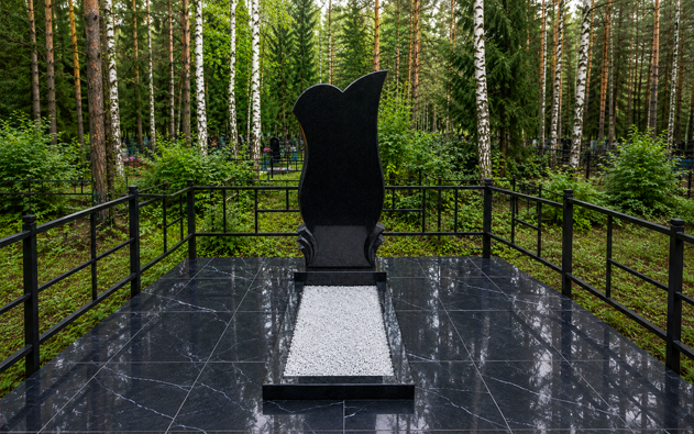 Мемориальный комплекс с керамогранитом Чёрная молния