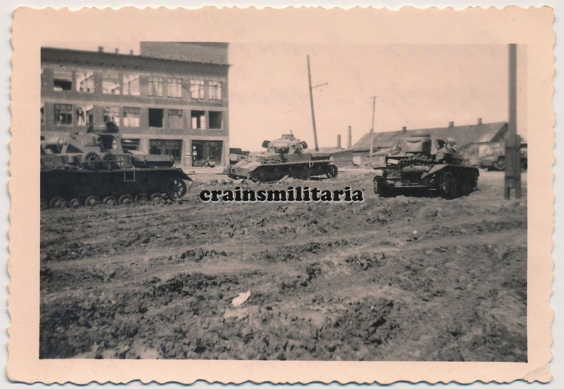Orig. Foto zerstörte Panzer IV Tank nach Kampf in STALINO Russla