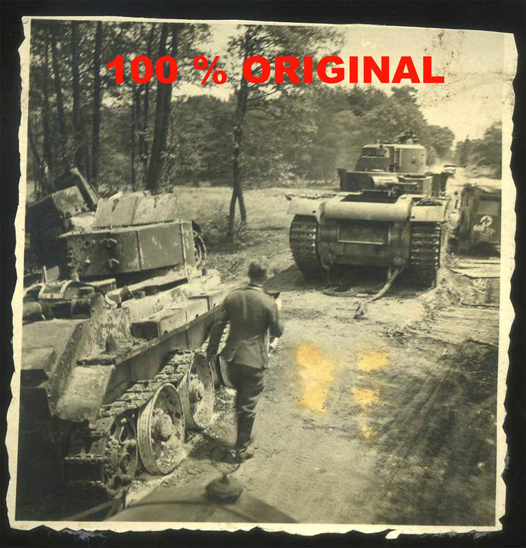 ZERSTÖRTE PANZER AN DER OSTFRONT - ROT KREUZ PKW