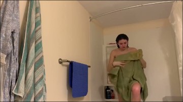 [Image: Voyeur13925083156.jpg]