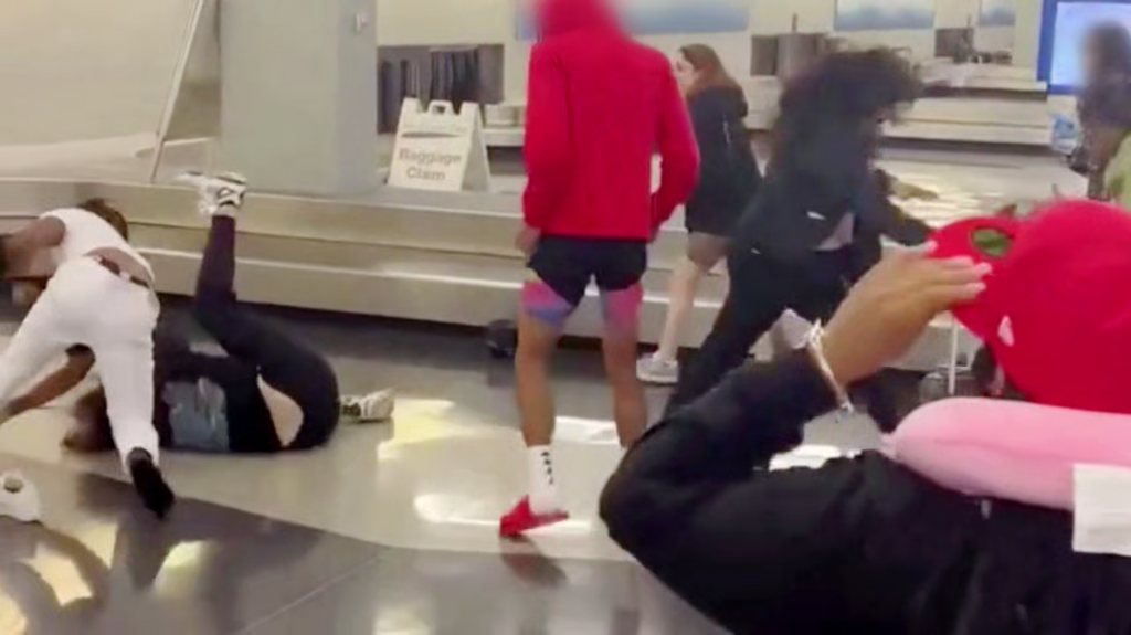 [Image: zs7d4ff90qqn.png]