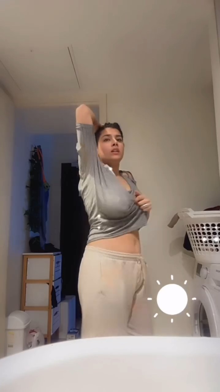 hot arab girl sexy big tits in grey tshirt mp4 snapshot 00 00 284 —  Postimages