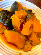 ありがとうー！今朝半身浴した❤️そして大量のかぼちゃ貰いもんがデカかった…これで三分の一 (1)