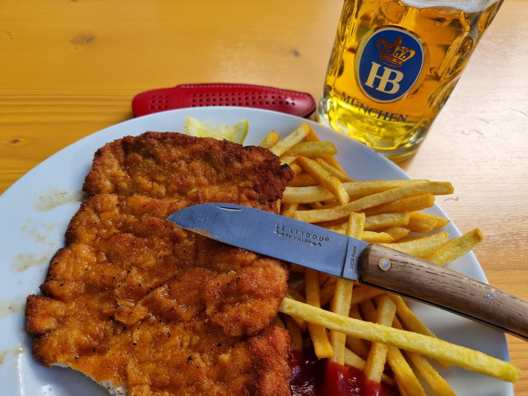 Liadou-und-Schnitzel-im-Englischen-Garten.jpg