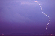 DSC-3290-g0-7-1-r1-7-1-1-35-1-f-n200-eclair-derriere-cap-d-antibes-125eme-resize50pc-curv28g20240816.jpg
