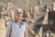 emilia-clarke-game-of-thrones-105