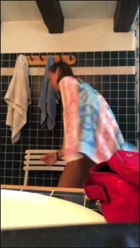 [Image: Voyeur10535141056.jpg]