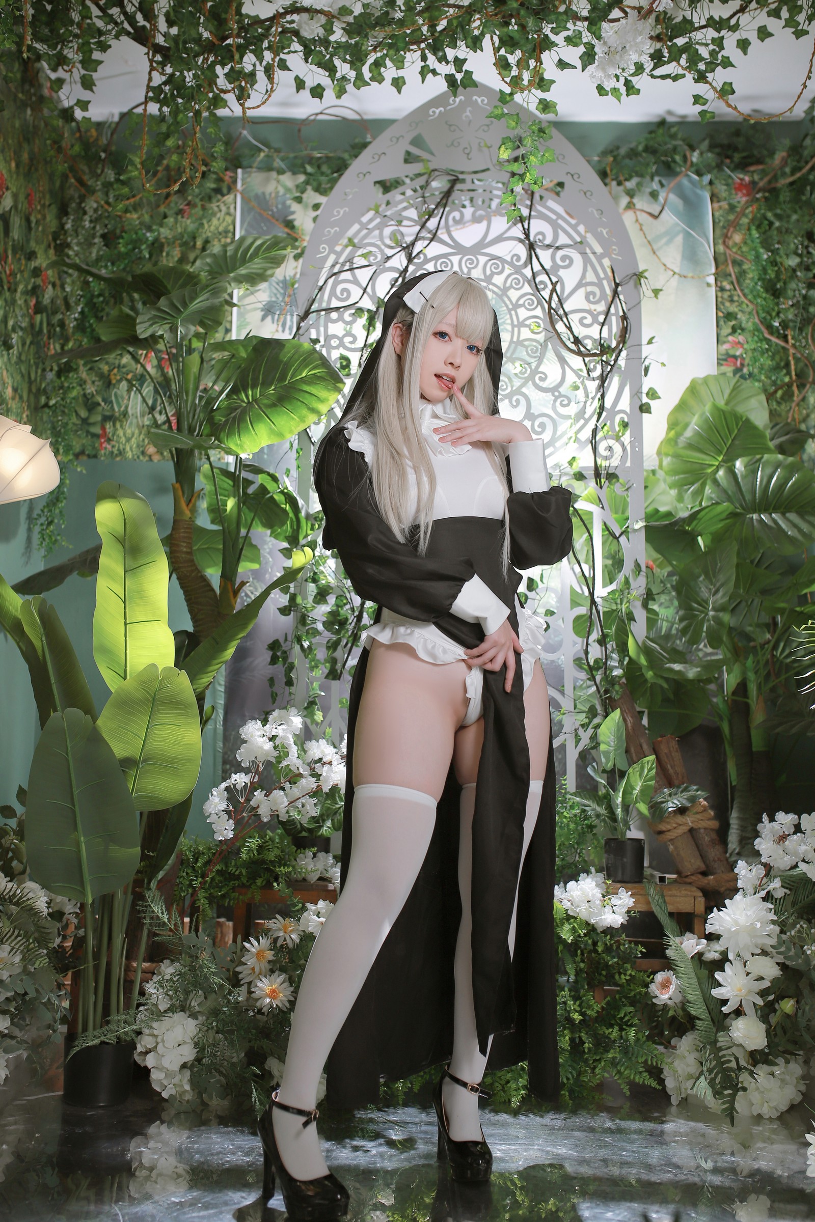 朝霧愛 – 修女 主题高清写真集（56P-717.5M）暗黑氛围作品插图8