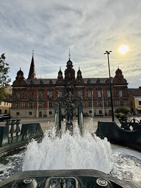 [Linked Image from i.postimg.cc]