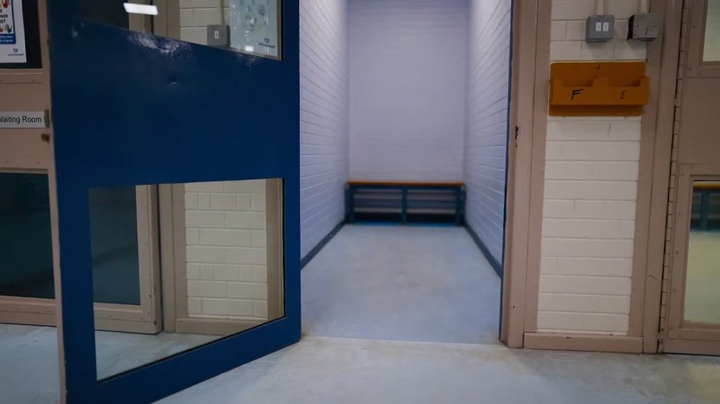 [Image: pg758luarl6q.jpg]