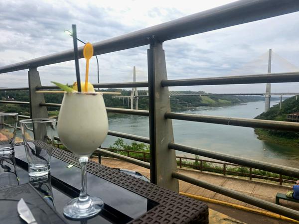 В джазе только девушки или аргентинско-бразильский калейдоскоп В джазе только девушки или аргентинско-бразильский калейдоскоп