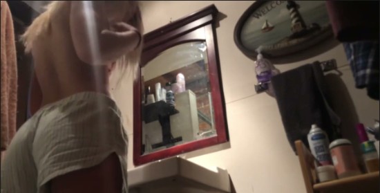 [Image: Voyeur12925083258.jpg]