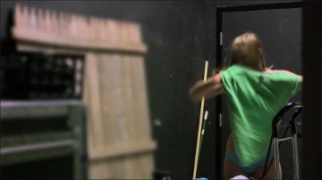 [Image: Voyeur12735074442.jpg]