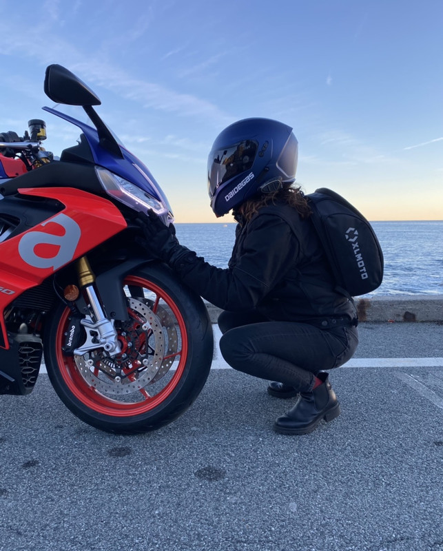 8BFC3401-300C-4CA5-BA7E-FEA42BBF039A