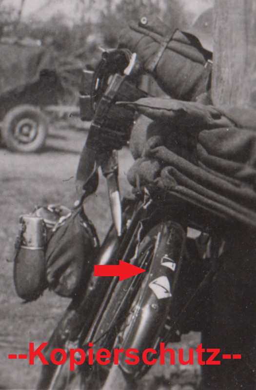 Wehrmacht Lager Fahrrad Truppenrad Wappen 256.Inf.-Div & takt Kennung (2)