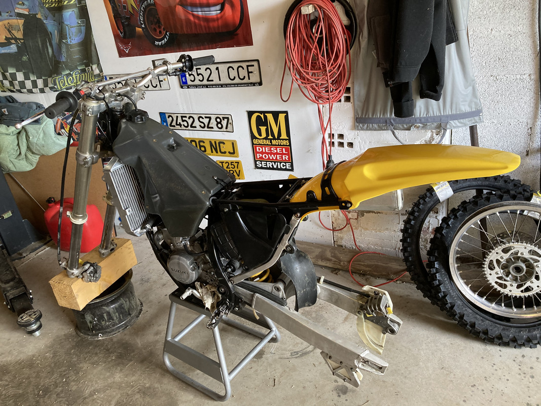 28CDA454-DEF6-4C0F-ABF4-32E9438E6CC0