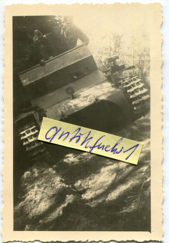Foto - 2 - Panzer mit Sonder-Aufbau der Reichs-Motor-Schule Lyck in Ostpreußen