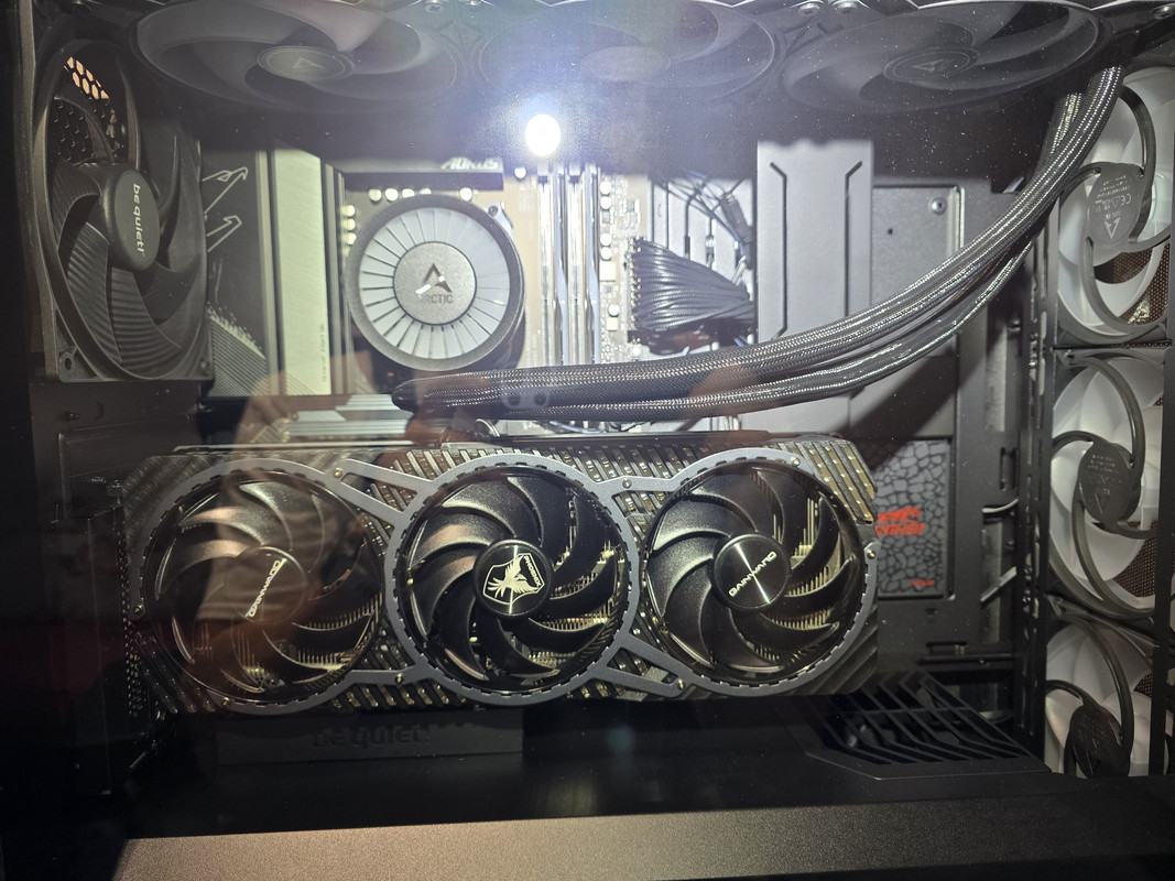 Predám GAINWARD GeForce RTX 4080 SUPER Phoenix 16GB GDDR6X