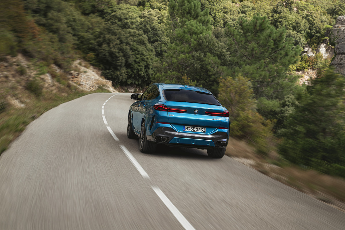 P90492376_highRes_the-new-bmw-x6-m60i-
