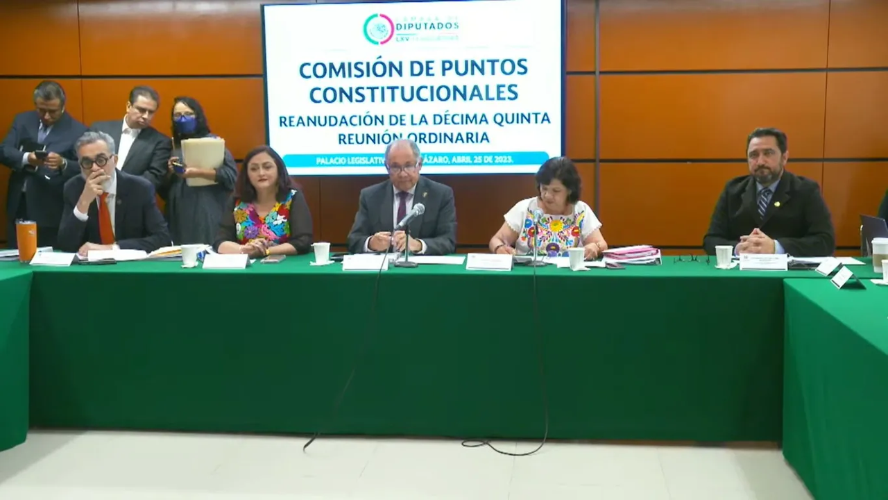 Aprueban diputados en Comisiones reducir de 48 a 40 horas semanales la jornada laboral