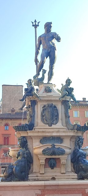 Milán-Bolonia-Rávena-Milán en Junio 2023 - Blogs de Italia - Bolonia: San Petronio, Neptuno de Giambologna etc (5)