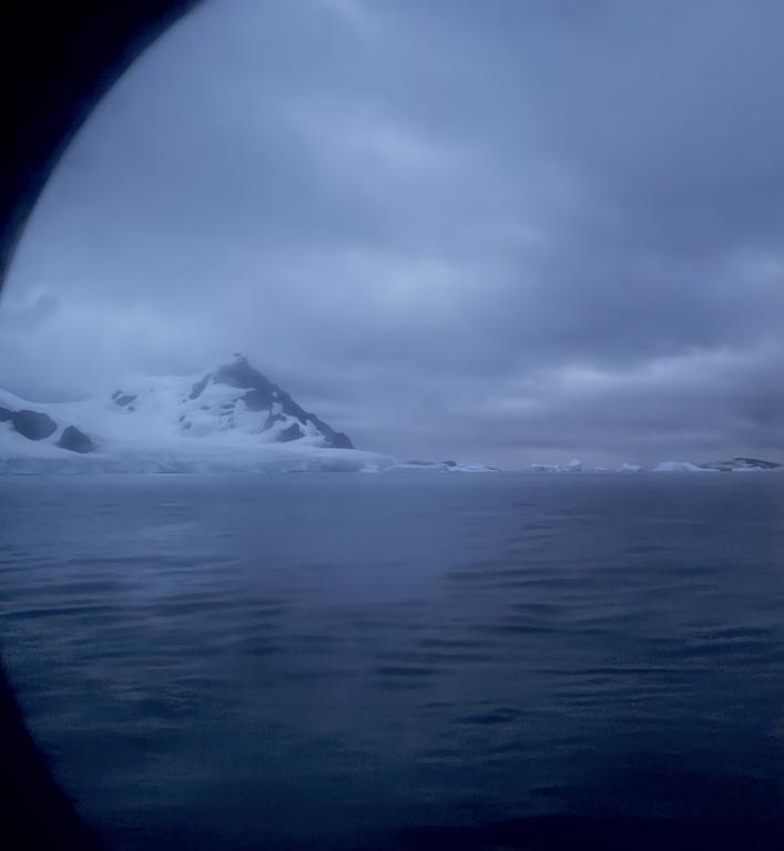 Día 4. Amanecer en la Antártida. Danco Island - Antártida: Rumbo al Continente Blanco (1)