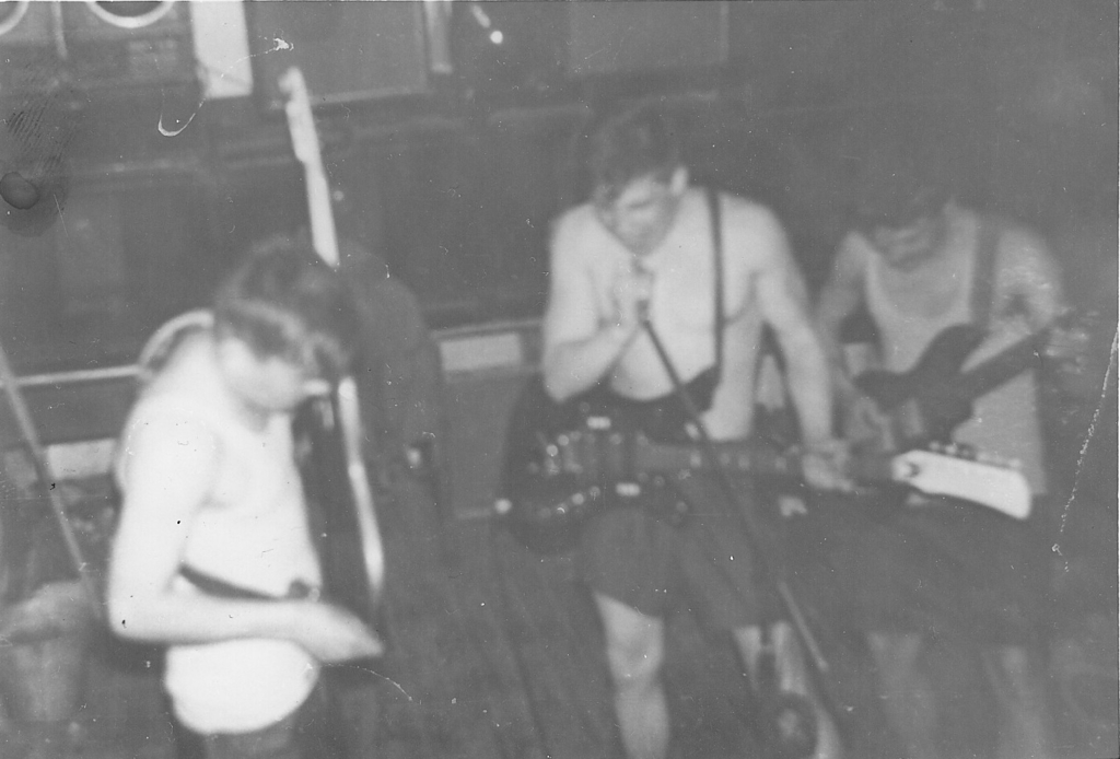 Рок-группа 03