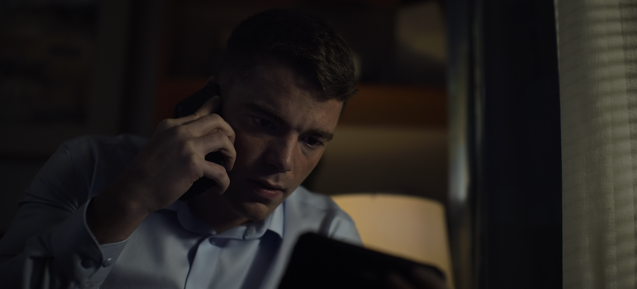 The Night Agent S01E01 The Call 2160p 10bit NF WEB DL DDP5 1 HEVC Vyndros mkv snapshot 43 43 2026 0