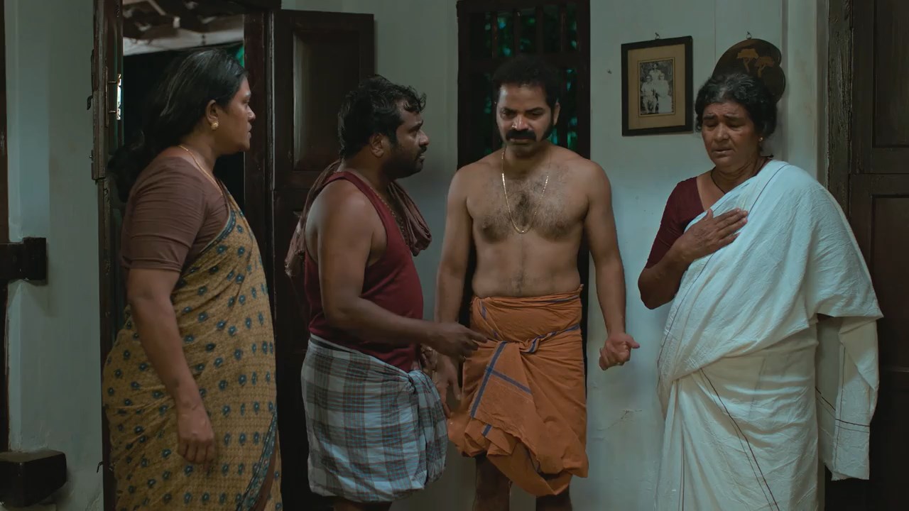Somante Krithavu 2023 WebRip [Tamil + Malayalam] 480p, 720p ESub Screenshot