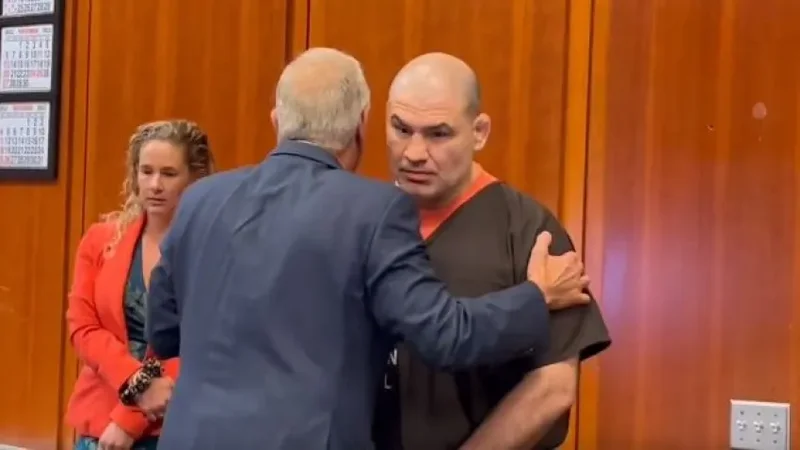 Кейн Веласкес може да излезе от затвора през март 2026 г.