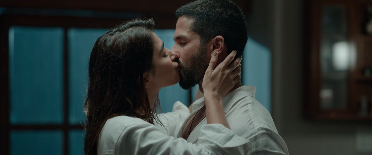 Deva 2025 WebRip [Hindi] 480p, 720p, 1080p ESub Screenshot