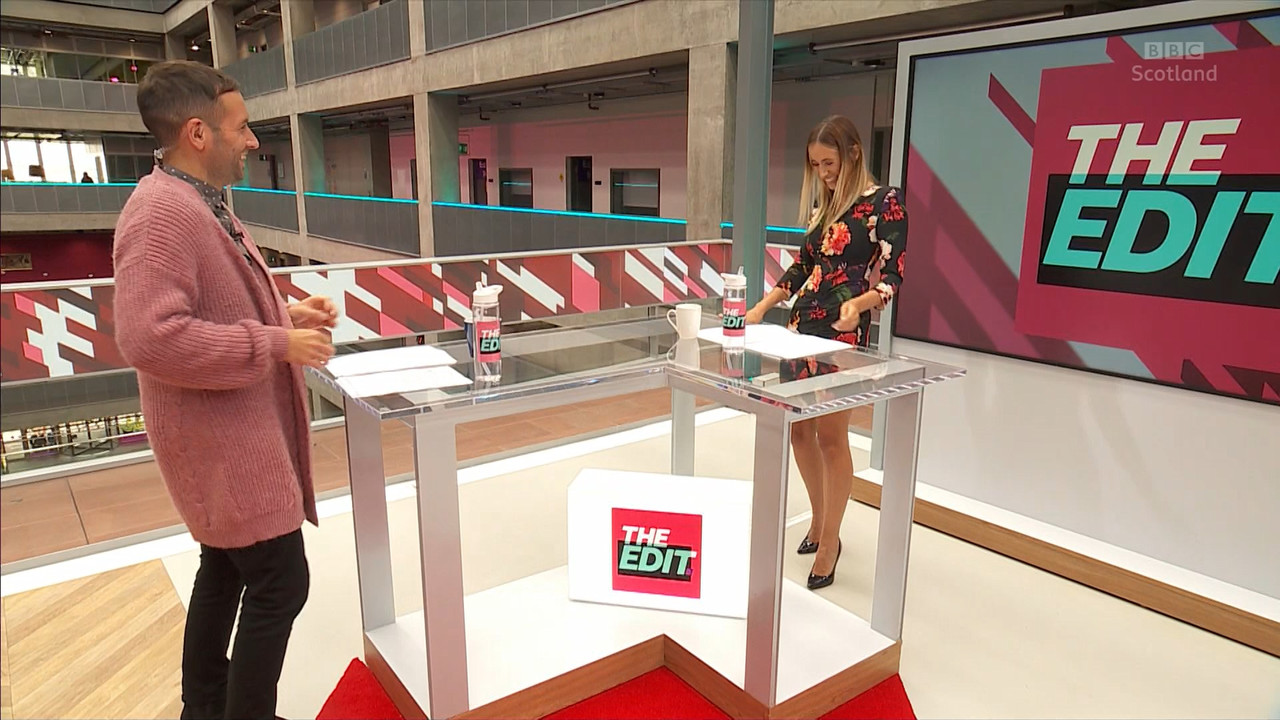 09.04 - 19.15.00 - The Edit  ᴺᵉʷ. S02E06 The best of the week's enter....ts_snapshot_14.03.379