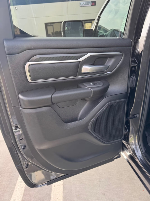 Vehicle thumbnail 16