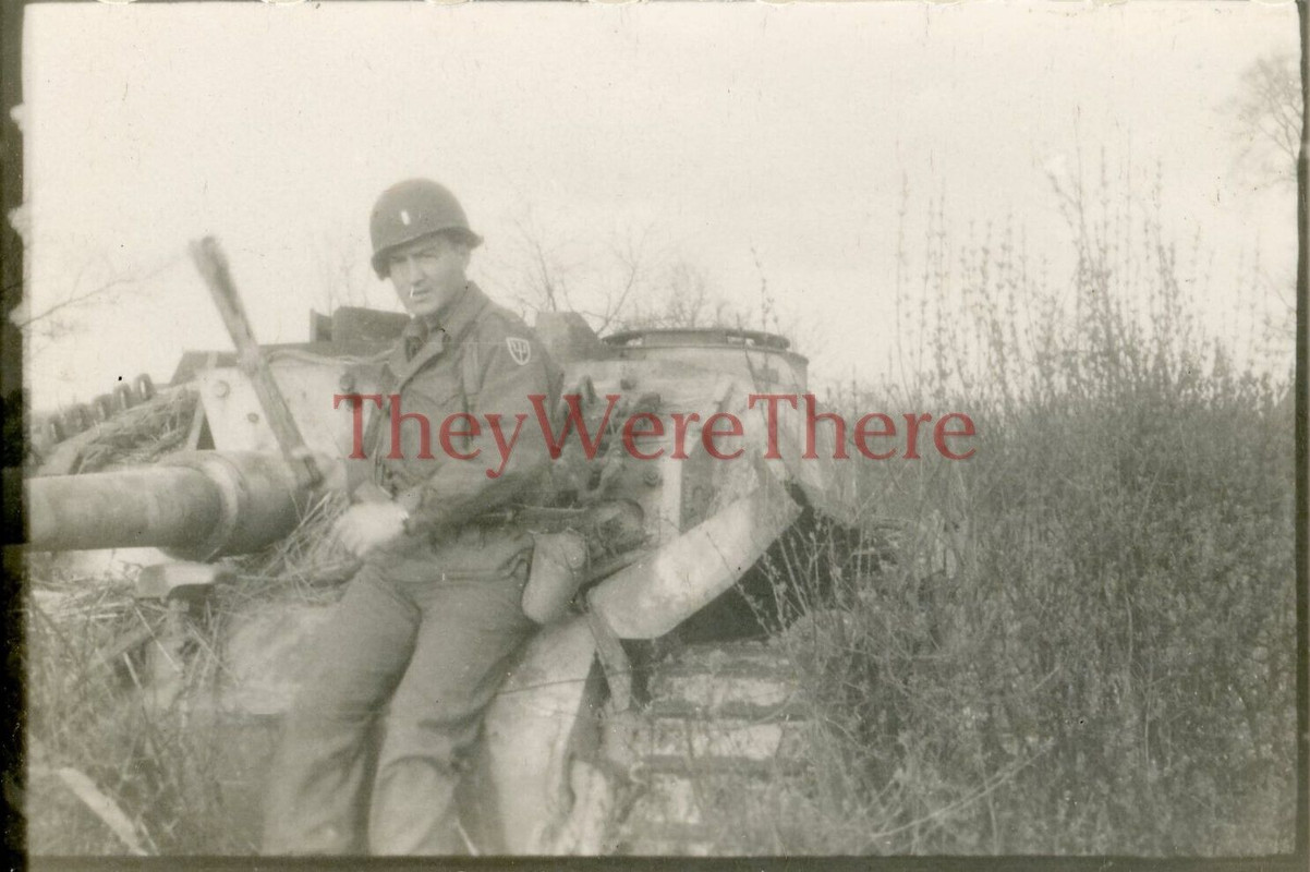 WWII photo- 97th ID- US Captured GERMAN STURMGESCHUTZ StuG III TANK Destroyer (5)