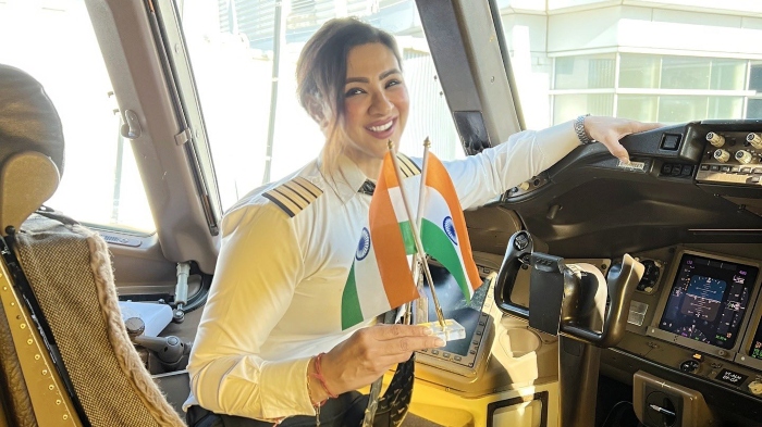 Kapten Zoya Agarwal, pilot perempuan inspiratif asal India.