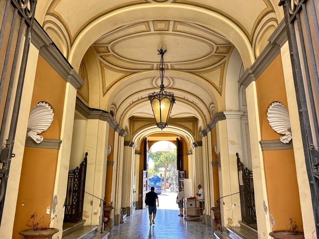 Жаркий сентябрь на побережье Тирренского моря. Жаркий сентябрь на побережье Тирренского моря.