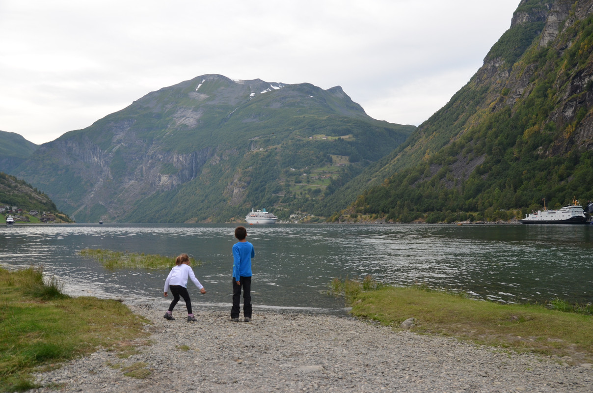 Noruega 10 días de cabañas y con niños - Blogs de Noruega - ETAPA 3- Geiranger- Granja de Herdalssetra (14)