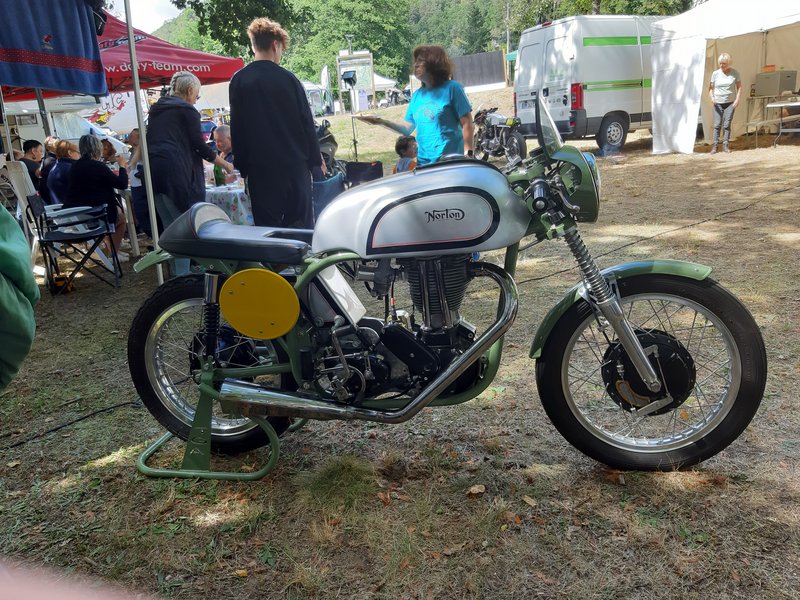 montée historique - Les motos anglaises d'avant 1983